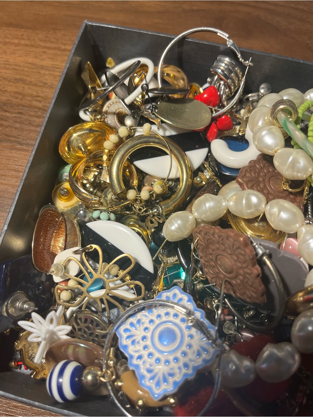 Earring Lot - Picture 2 of 4